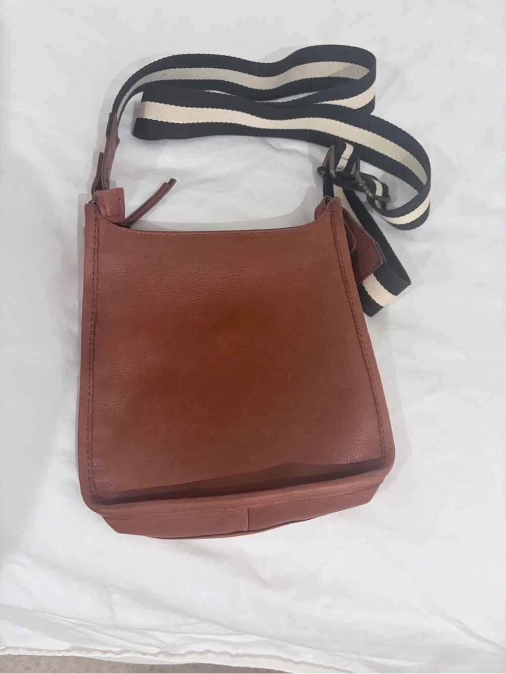 American Leather Co. Women's Brown Leather Crossbody Bag - Picture 3 of 5